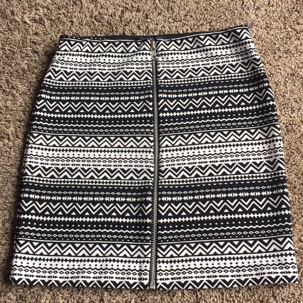 Forever 21 Stretch Junior Mini Skirt Size S